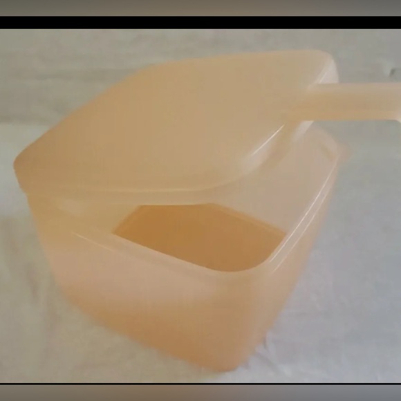 Tupperware “Forget Me Not” Square Hanging Cheese Container #5338 Orange/Peach - Picture 3 of 3
